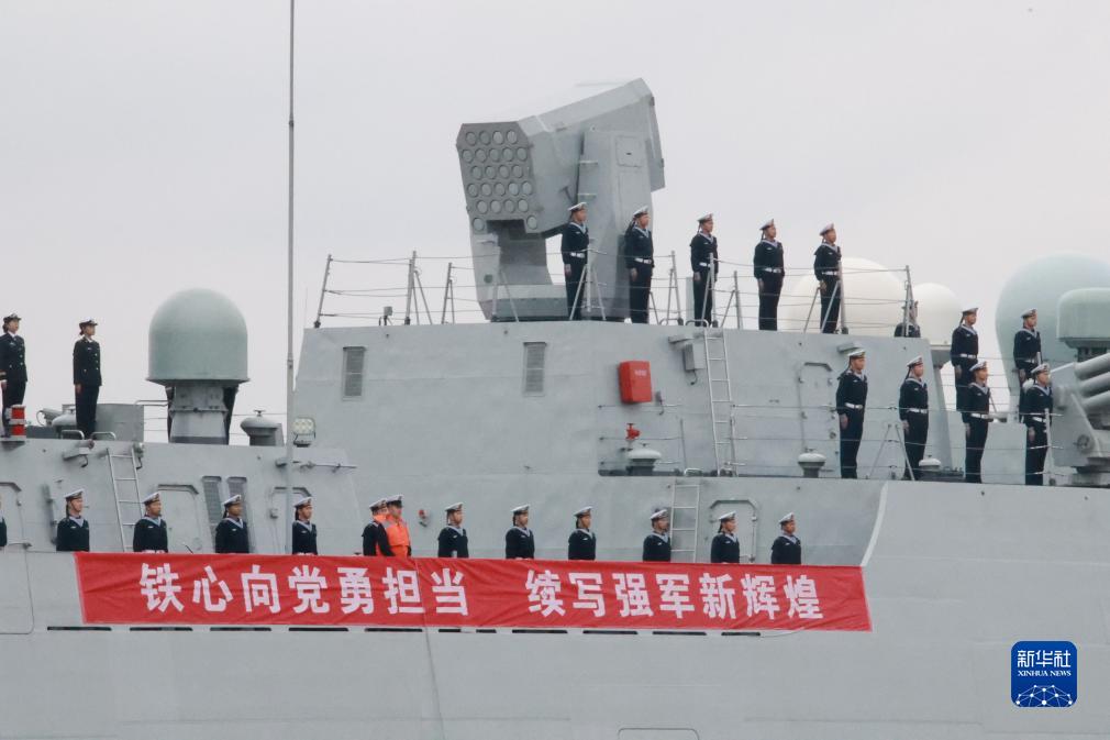 中国海军第44批护航编队完成任务返回舟山-新华网
