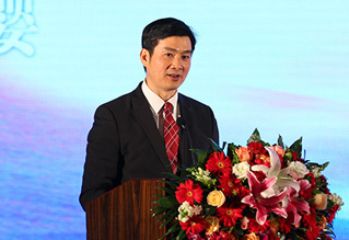 新华网董事、副总裁申江婴致辞
