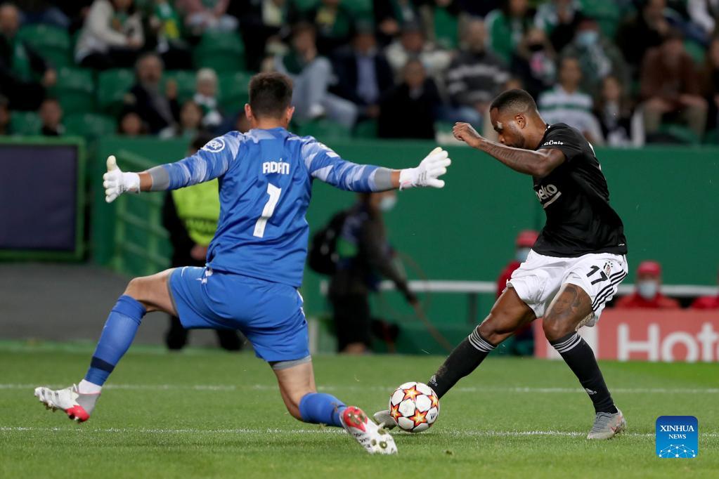Coates heads 2 goals as Sporting Lisbon beats Besiktas 4-1