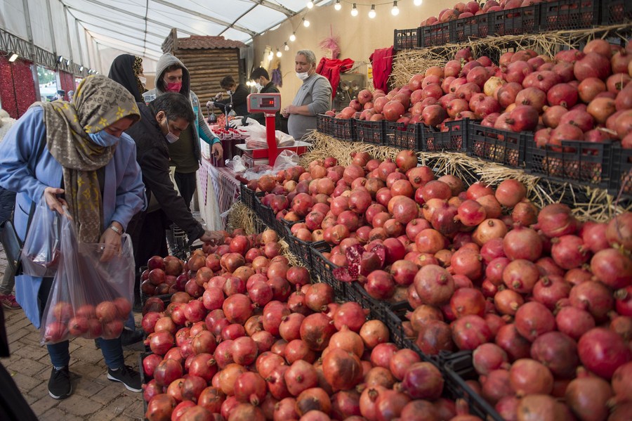 Mideast in Pictures Iran's pomegranate festivals celebrate harvest