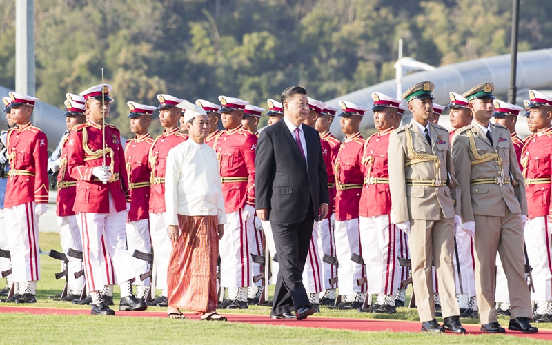 Xi attends welcome banquet hosted by Myanmar president
