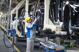 China's automobile manufacturing industry logs steady growth in Q1