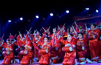 Events held in Qianzhuang Village's old street to greet upcoming Chinese Lunar New Year