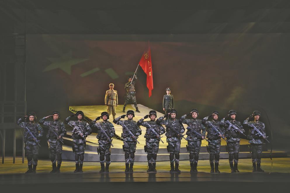 上海越剧院红色原创大戏《好八连》亮相天蟾逸夫舞台