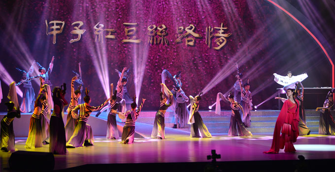 红豆携手凤凰卫视演绎“甲子红豆丝路情”