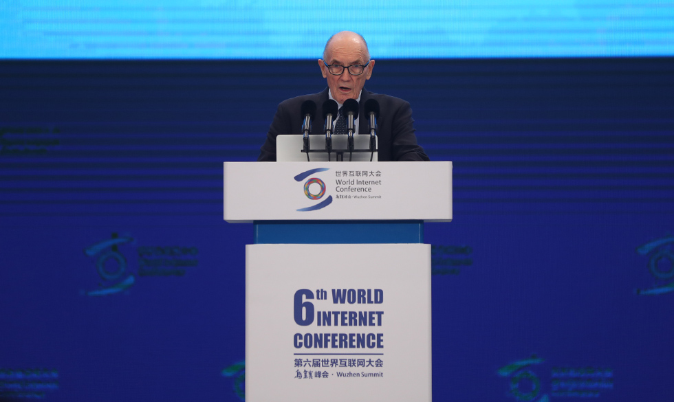 國際互聯網名人堂入選者、Internet2高級顧問斯蒂芬·沃爾夫致辭