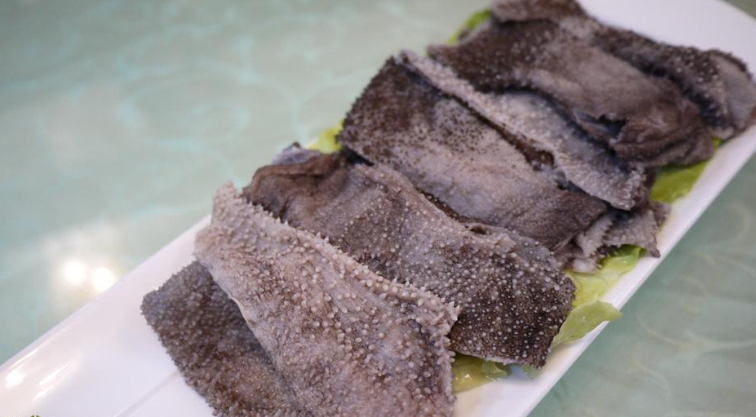 成都警方查获70余吨不合格进口冷链食品