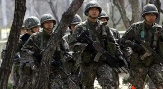 韩陆军禁止士兵在网上发“秀肌肉”照片