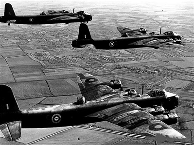 不列顛“空中小巨人”——肖特“斯特林”式重型轟炸機