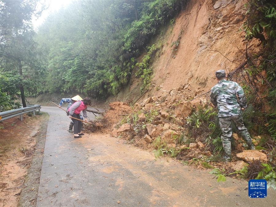 （新华全媒+·图文互动）（2）南方强降雨致超警洪水 多地提升应急响应