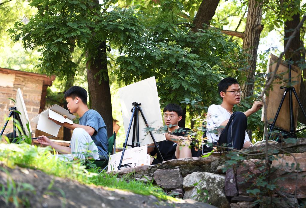 河南林州：写生产业为传统村落增添活力