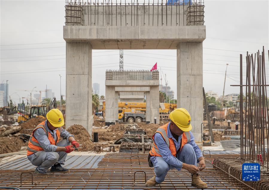 （国际·一周看天下）高温下，特拉维夫轻轨建设正酣