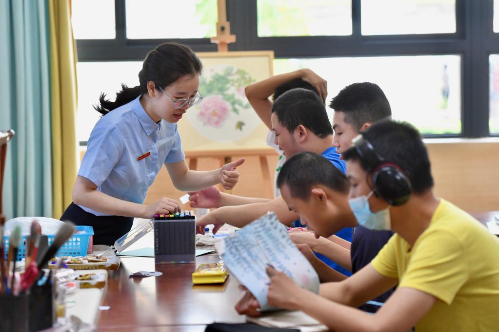新華全媒+丨福州市星語學校：守護“星星的孩子”