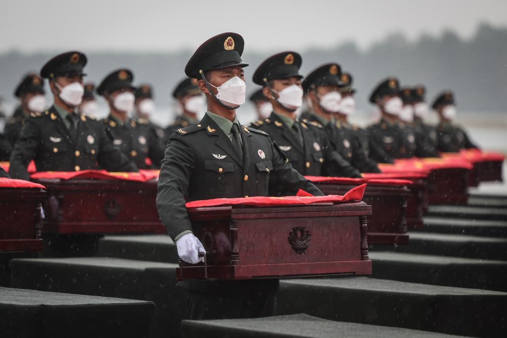 新華全媒+丨第九批在韓志願軍烈士遺骸回國