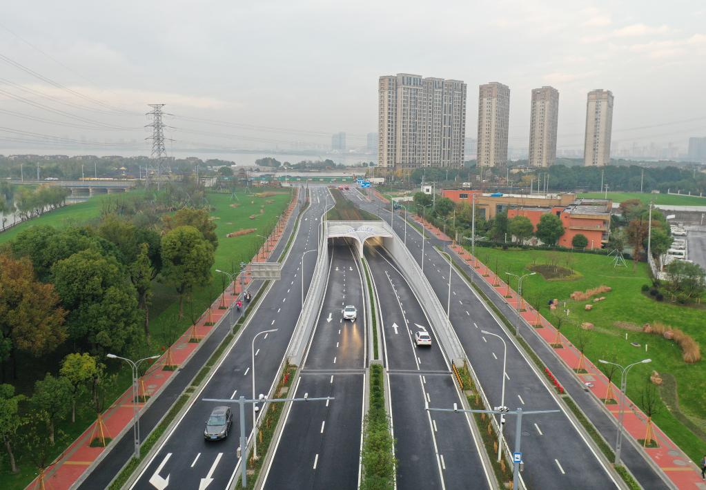 江蘇蘇州：下穿通航運河異型雙層隧道建成通車