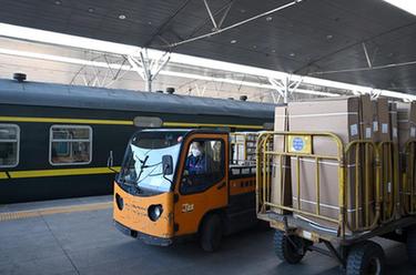 天津：搶時間 忙裝卸 鐵路行包運輸增長快