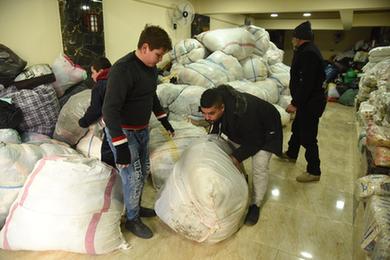 黎巴嫩的黎波里：装运物资援助叙利亚拉塔基亚