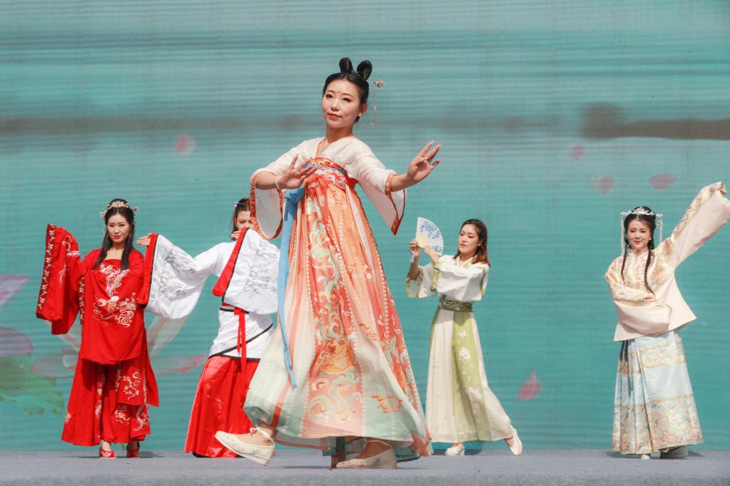 河南葉縣舉行漢服文化節