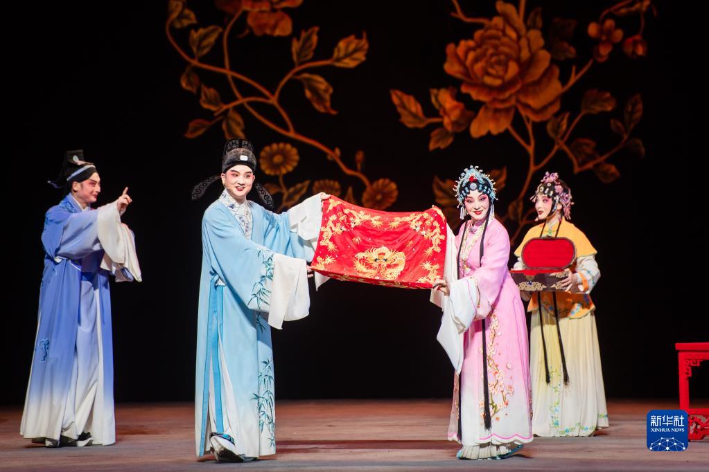 第三屆全國戲曲（南方片）會演在武漢開幕