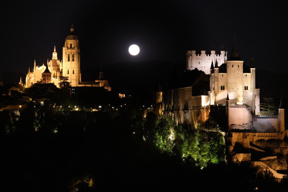 西班牙：城堡與月亮