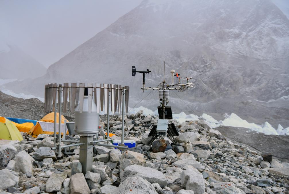 新華全媒+丨建設巔峰氣象觀測網絡 揭示極高海拔區氣候變化特徵