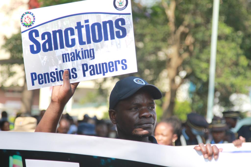 津巴布韋舉行大規模遊行 抗議西方非法制裁