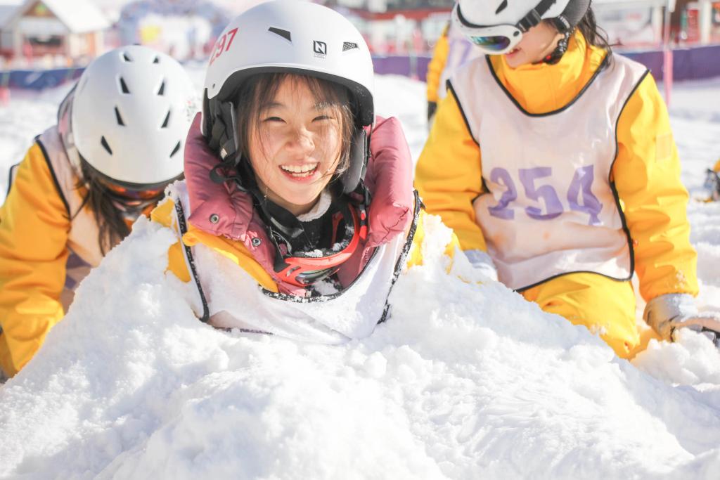 习近平总书记关切事｜“冰雪+”，燃！