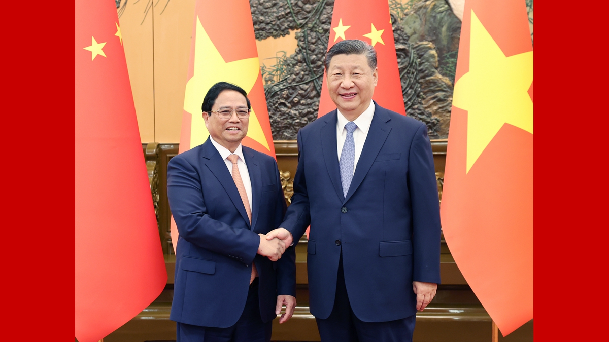 習近平主席、ベトナムの範明政首相と会見