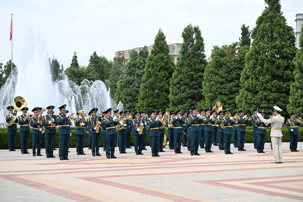 图片快讯丨习近平在杜尚别出席塔吉克斯坦总统拉赫蒙举行的欢迎仪式(图4)