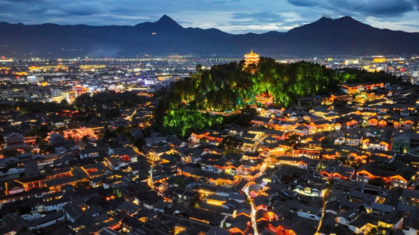 伴着《纳西三部曲》 领略丽江古城风韵