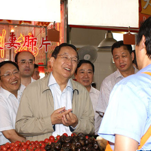 “多做实事不图虚名”——记中共中央政治局常委俞正声