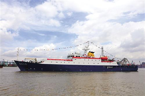 2014年4月15日 “海洋六号”前往南海执行科考任务