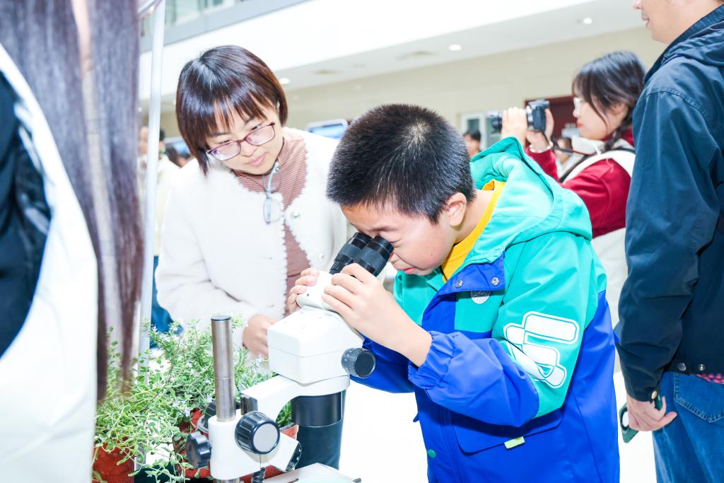 中国科学院第七届科学节为公众奉上科学“盛宴”