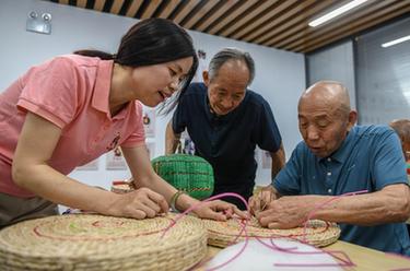 传统编织技艺助民增收