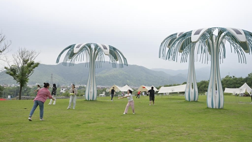 再访余村：留住“绿”，迎来“青”