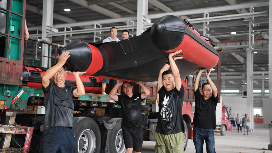 各地捐赠物资抵达河北涿州