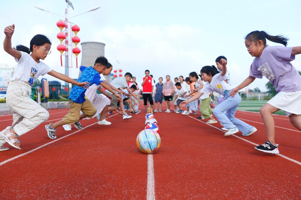 山东即墨：大学生“公益课堂”助力乡村孩子快乐度假