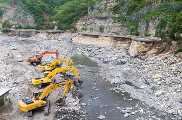 新华全媒+丨北京努力复通山区道路