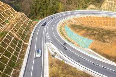 湖南官新高速建成通车