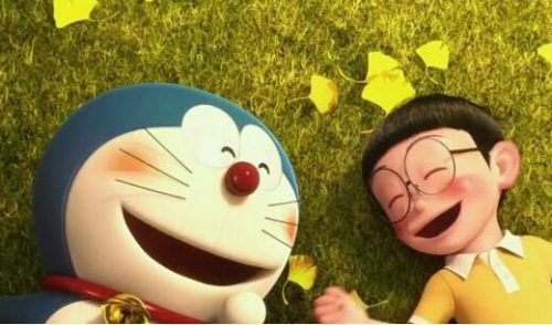 哆啦A梦和大雄。