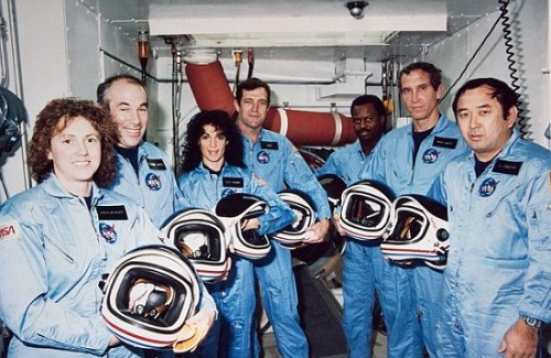 资料图:“挑战者”号宇航员合影