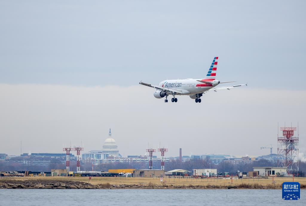 美國航空公司停飛航班或因軟件故障