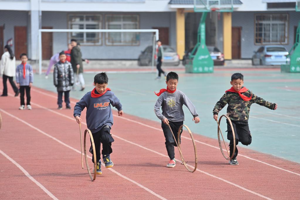 广西梧州：民族传统体育项目进校园