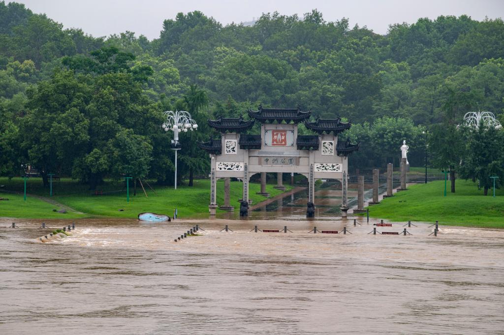 浙江兰溪：连续降雨 江水上涨